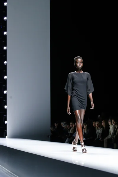 Look 3